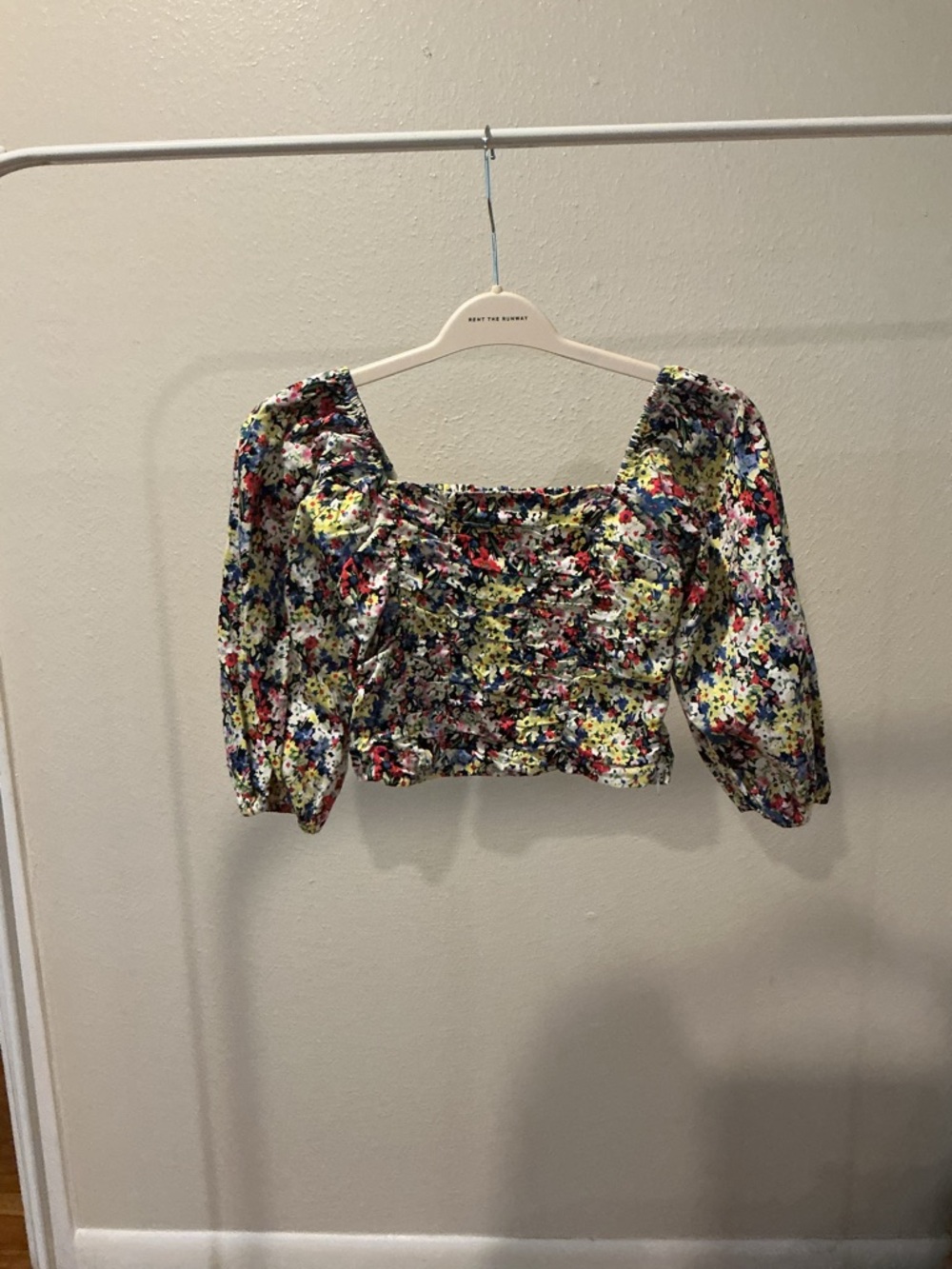 Dizzy Gal Square-Neck Floral Puff Sleeve Crop Top - Multicolor